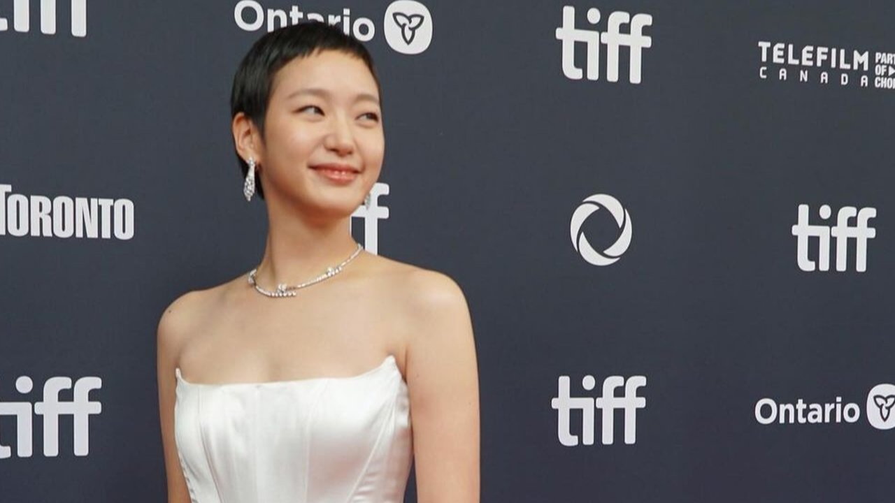 Artis Cantik Korea dengan Pixie Cut