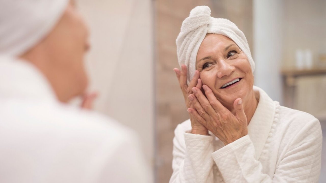 Perawatan Kulit Anti-Aging: Rekomendasi Bahan Alami dan Produk Terbaik