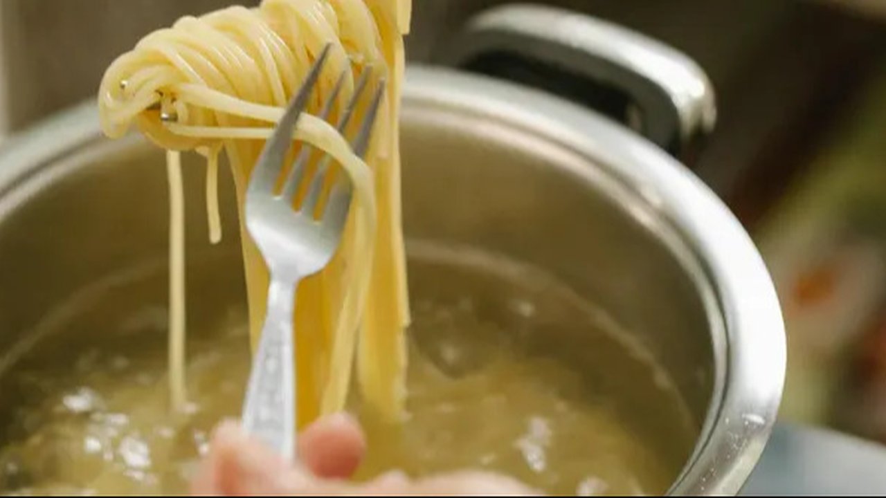 ilustrasi air rebusan mie/copyright pexels/Klaus Nielsen