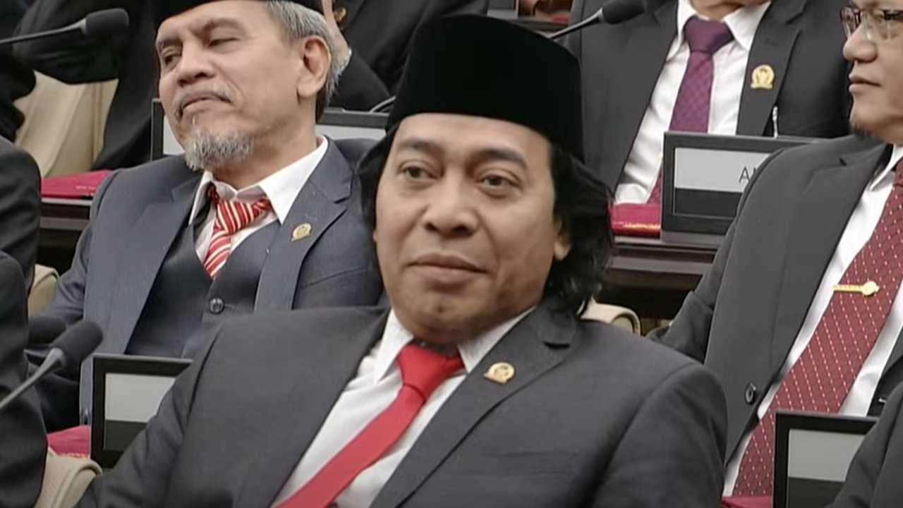 Komeng Dilantik Jadi Anggota DPD RI