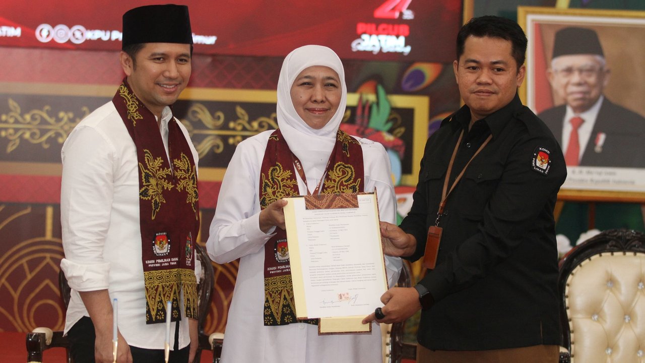 KPU Jatim Nyatakan Berkas Khofifah – Emil Lengkap