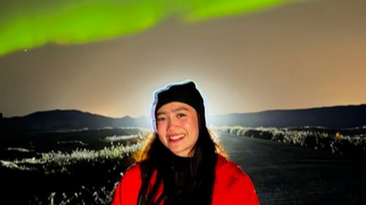 Potret Febby Rastanty Lihat Aurora Super Cantik di Iceland, Ada Drama Koper Hilang Sampai Ribet Beli Baju Baru