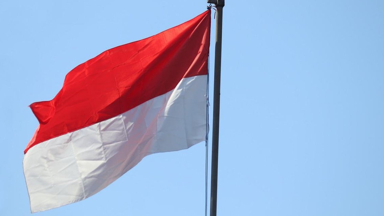 <p>Ilustrasi bendera Indonesia, Merah Putih. (Image by Mufid Majnun from Pixabay )</p>