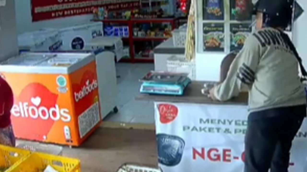 Viral Aksi Maling Berhasil Curi Dompet di Toko Makanan, Aksinya Terekam CCTV