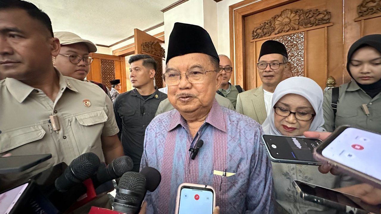 Jusuf Kalla dalam acara penghargaan yang diselenggarakan MUI di Jakarta, Kamis (3/10/2024). (Liputan6.com/Benedikta Miranti)