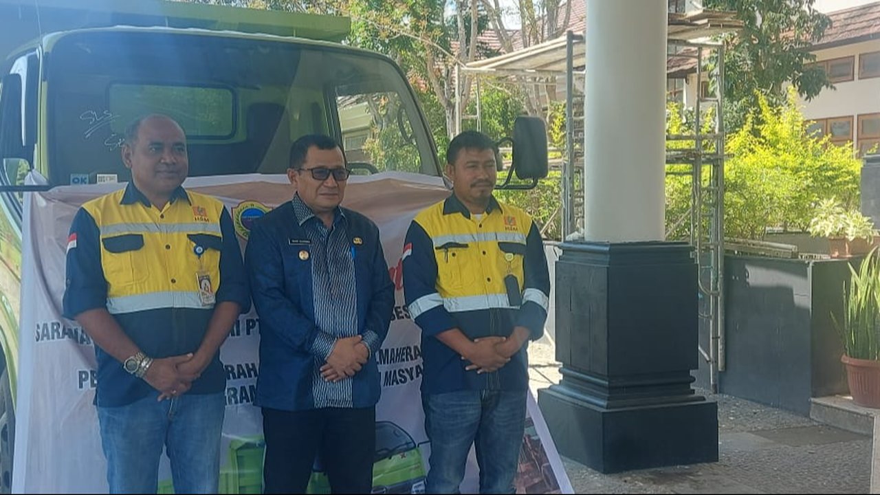 Berkontribusi Jaga Lingkungan, PT HSM Sumbang Truk Sampah