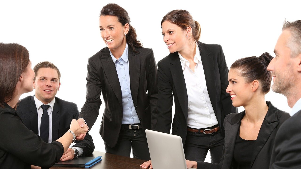 Ilustrasi karyawan. Kredit: Werner Heiber via Pixabay