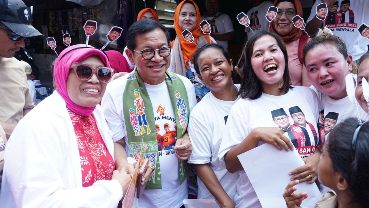 Pramono Anung menyambangi daerah padat penduduk di kawasan Tanah Abang