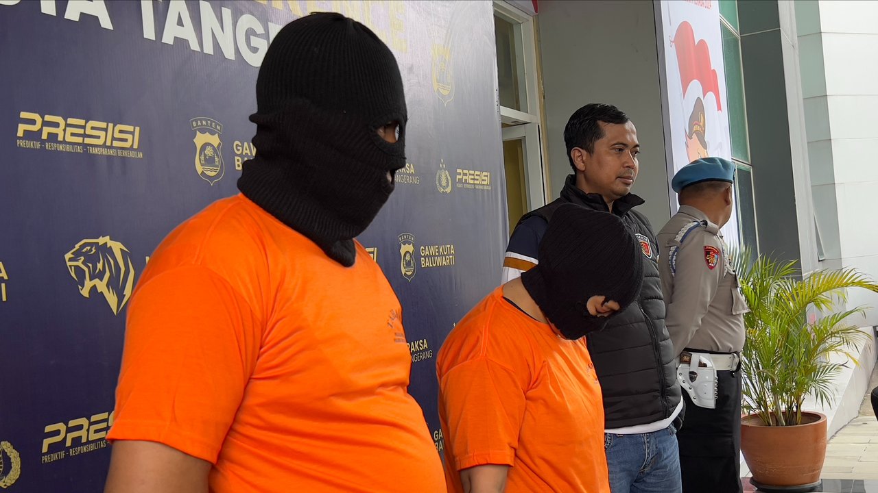 Pasutri Tusuk Pria di TPU Tangerang