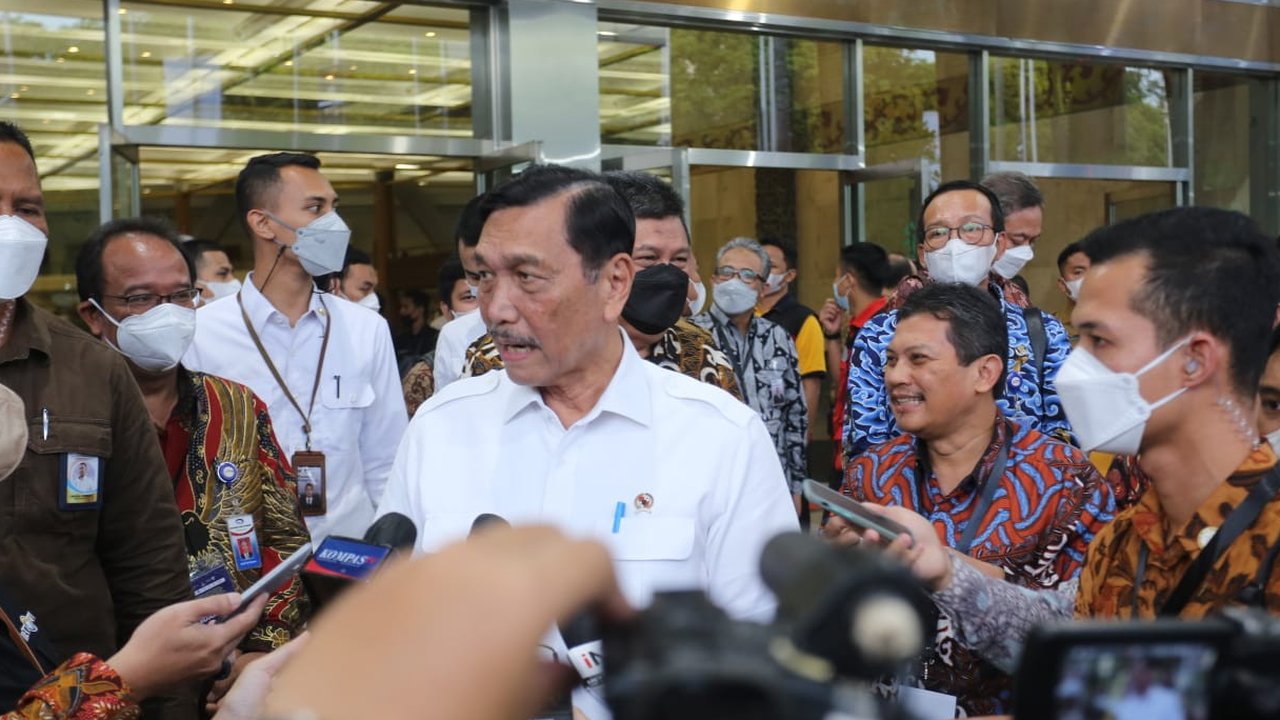 Menteri Koordinator  bidang Maritim dan Investasi (Menko Marves) Luhut Binsar Panjaitan atau Menko Luhut