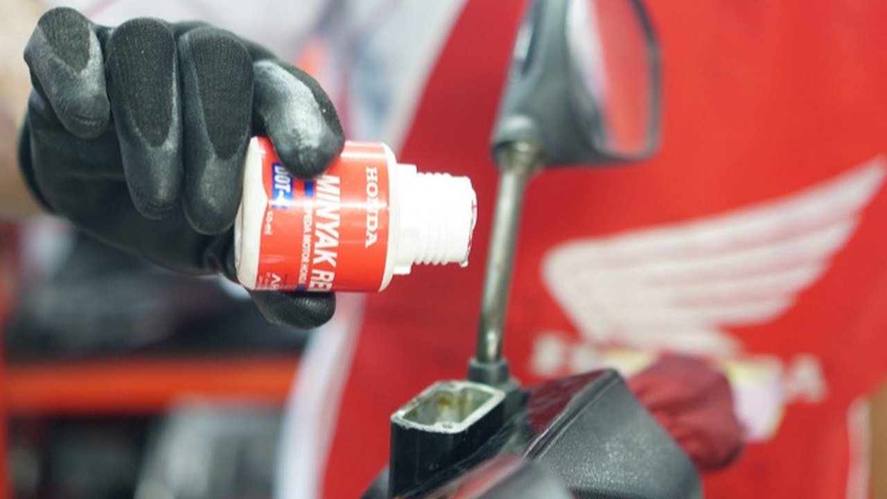 Ternyata, Ini Kebiasaan yang Membuat Minyak Rem Motor Cepat Rusak! Wajib Tahu Sebelum Terlambat