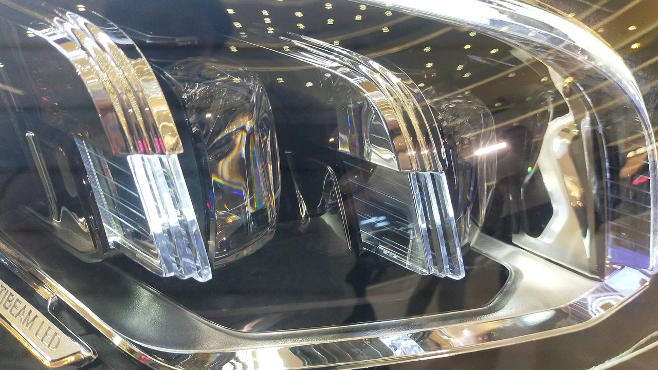 Lampu Mobil Mewah