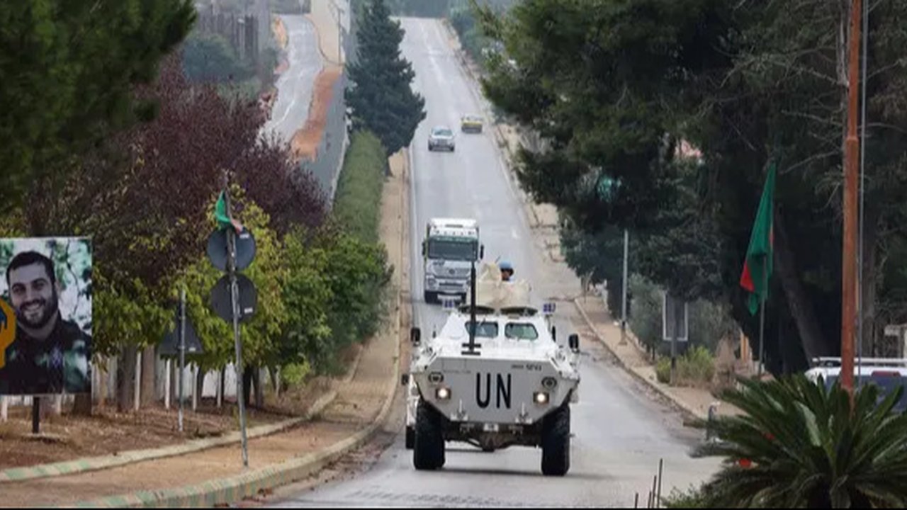 Pasukan Sementara PBB di Lebanon (UNIFIL) meningkatkan patroli pasca rerangan Israel di Lebanon. (JOSEPH EID/AFP)