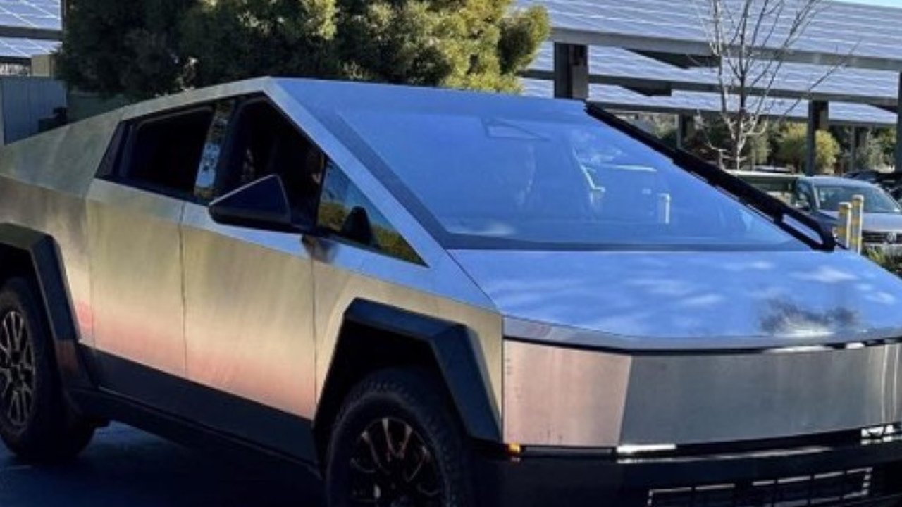 Prototipe Tesla Cybertruck. (Twitter/@greggertruck)