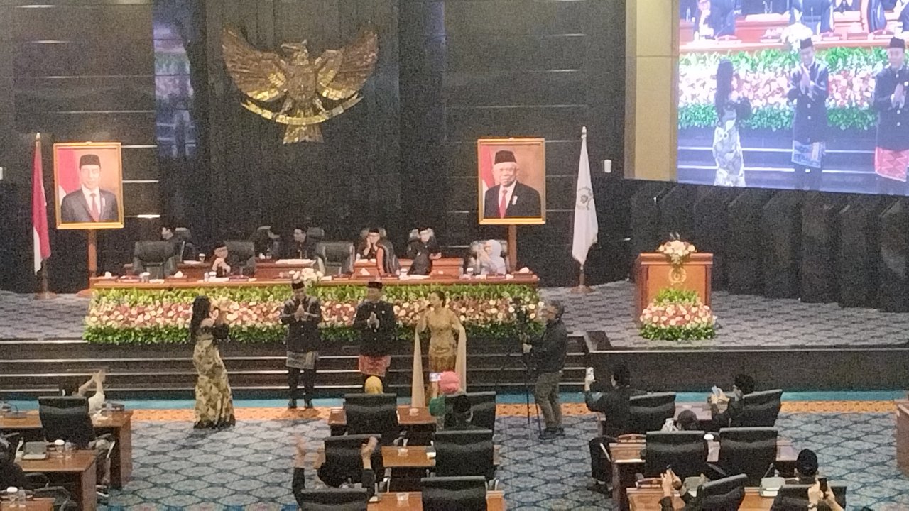 Pembacaan sumpah dan janji anggota DPR periode 2024-2029, Selasa (1/10/2024). (tangkapan layar youtube DPR RI)