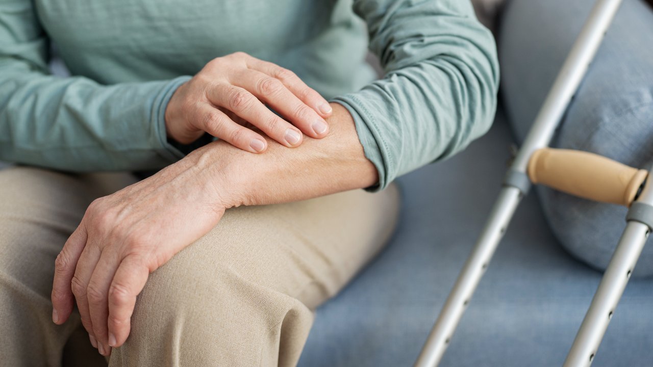 Penyebab dan Penanganan Penyakit Parkinson