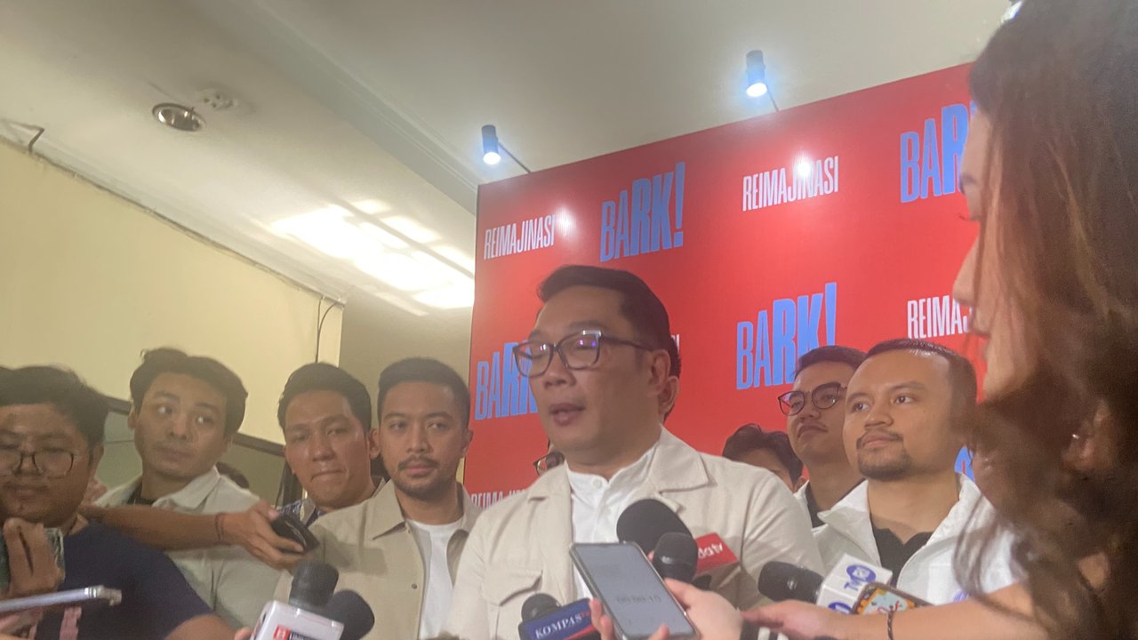 Calon Gubernur Jakarta nomor urut 1, Ridwan Kamil (RK) menggelar BARK atau Bongkar Aspirasi Ridwan Kamil di Jakarta Utara, Sabtu (12/10).