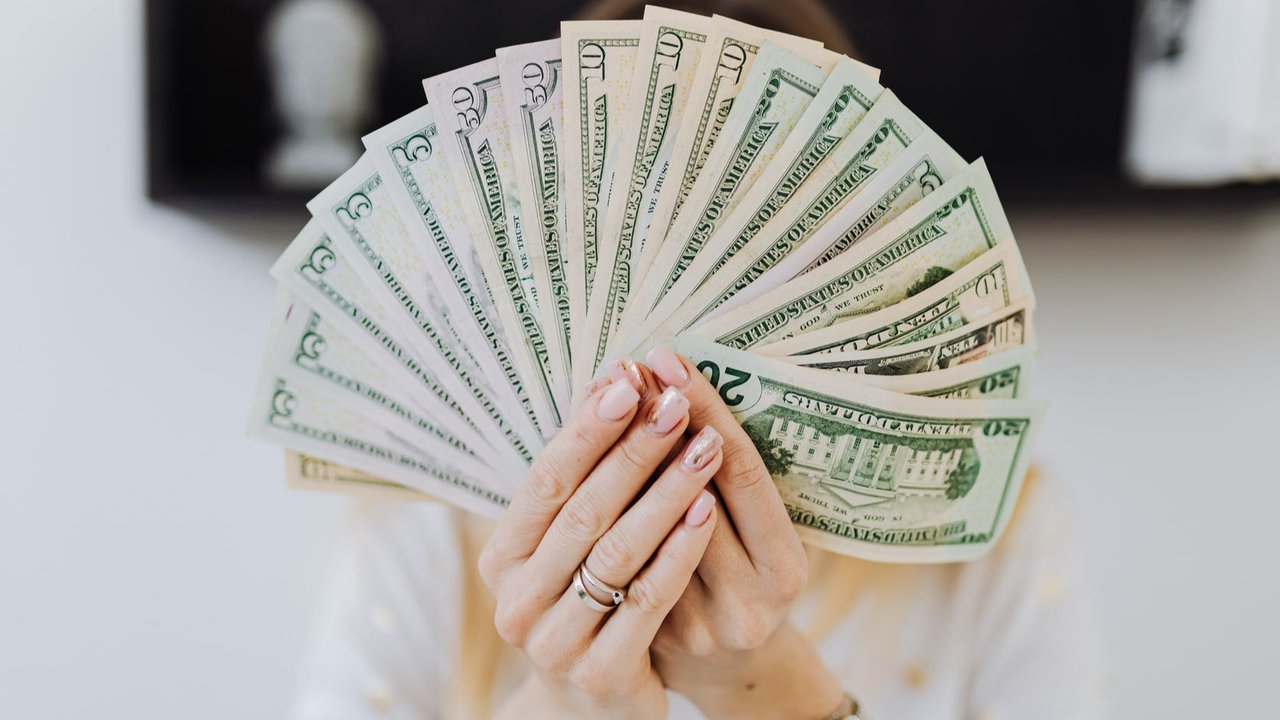 Ilustrasi menang lotre (pexels)