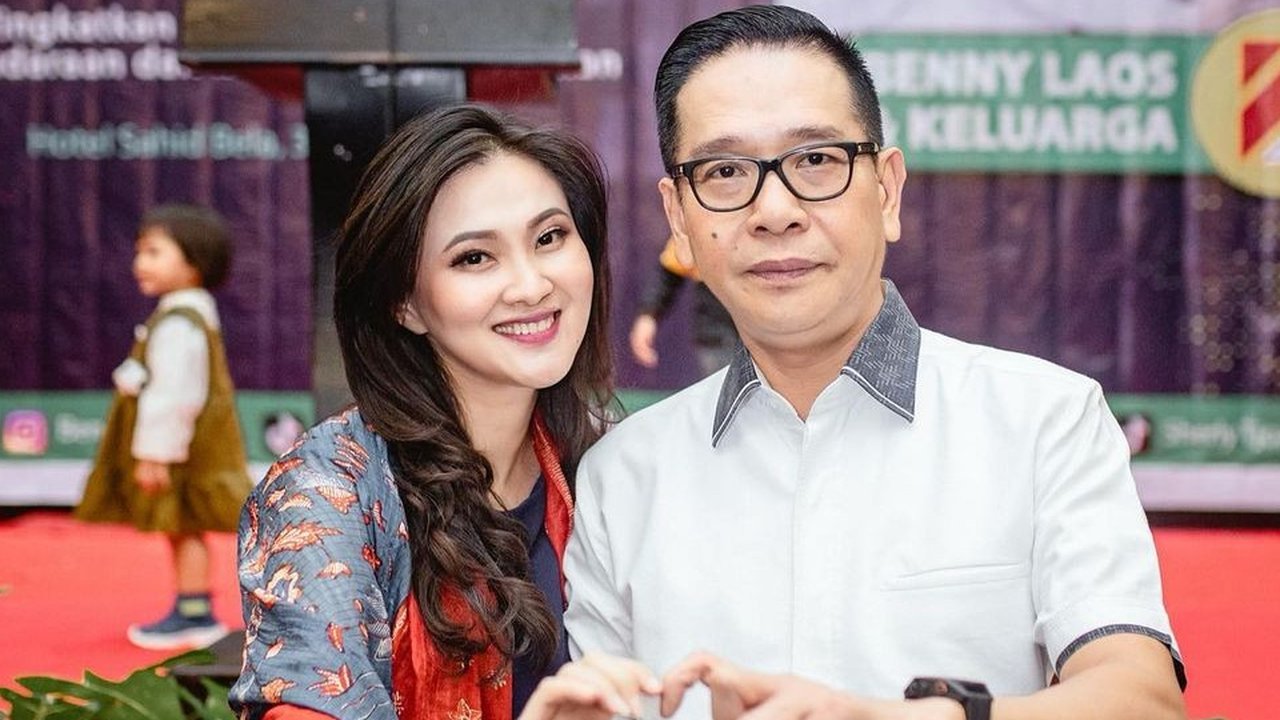 Cagub Maluku Utara Benny Laos dan istrinya