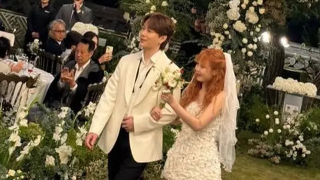 Pernikahan HyunA dan Yon Jun Hyung. (Instagram/ hyunah_aa)