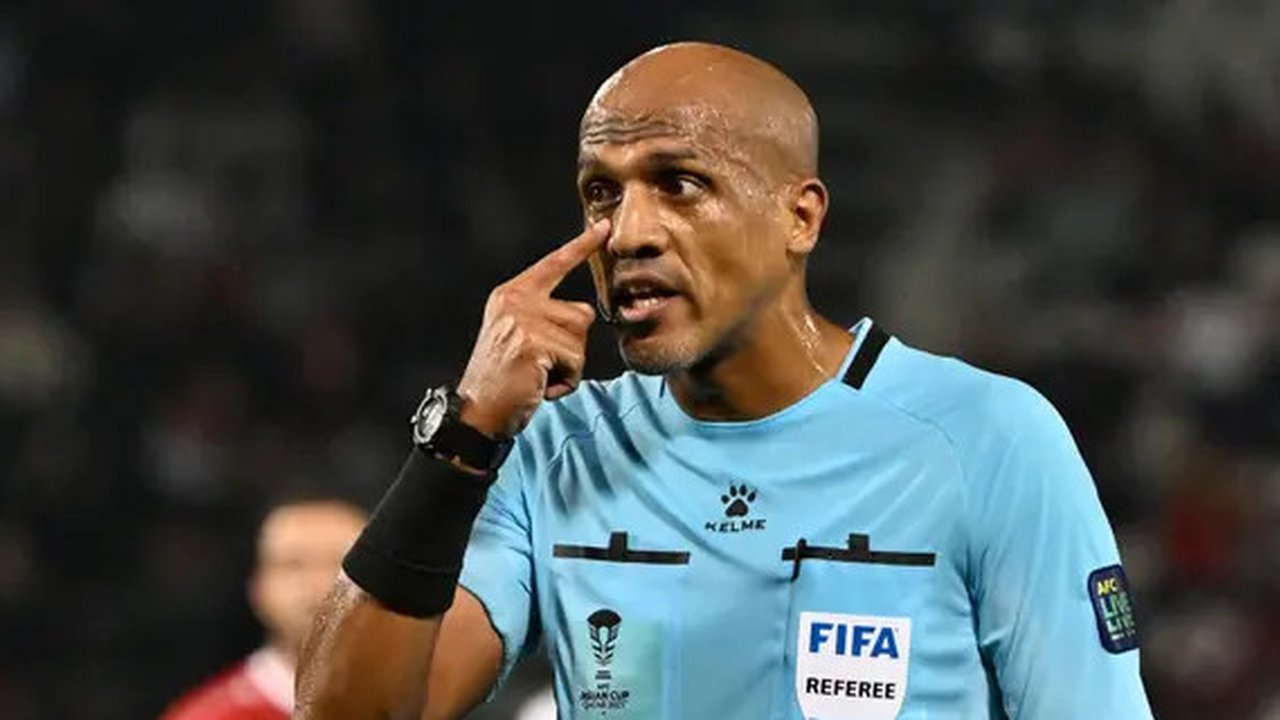 Deretan Artis Ikut Kesal dengan Wasit Pertandingan Bahrain vs Indonesia, Pak Muh: Tugas Dari Mana, Botak!