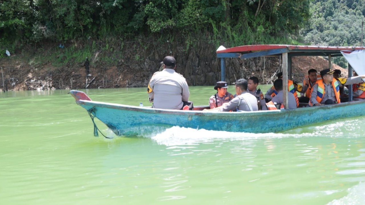 Kapolres Kampar Datangi Desa Terpencil