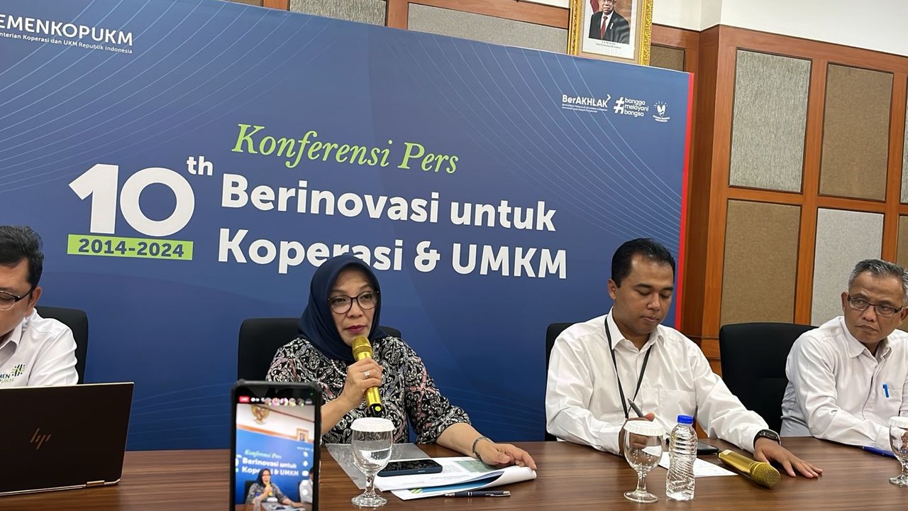 Deputi Bidang Kewirausahaan Kementerian Koperasi dan UKM, Siti Azizah,