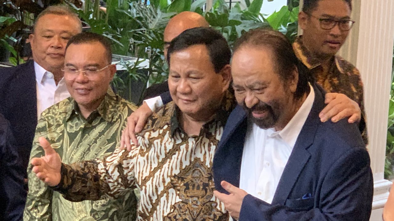 Ketua Umum (Ketum) Partai NasDem Surya Paloh saat menyambangi Presiden Terpilih, Prabowo Subianto. (Liputan6.com/Delvira Hutabarat)