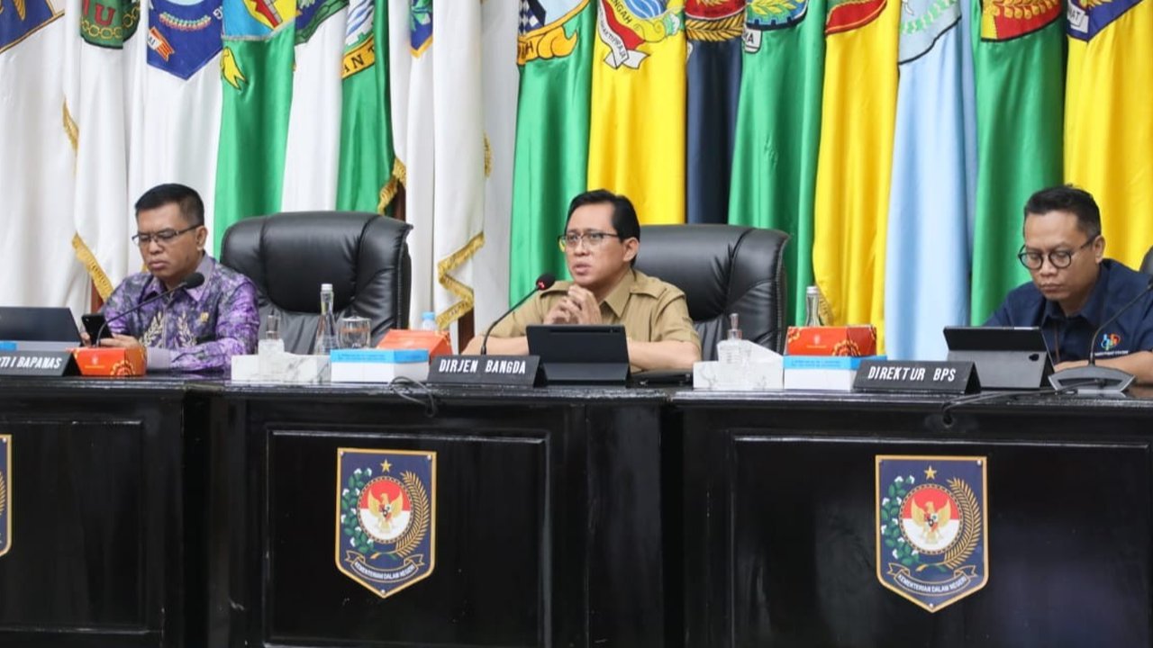 Dirjen Bangda Kemendagri Restuardy Daud Saat Rapat Koordinasi Pengendalian Inflasi Daerah