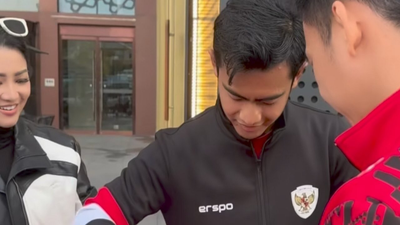 Fitri Carlina Nyanyi Pemain Timnas Pratama Arhan Tersipu, Lirik Dahsyat 'Lemparan Bikin Lawan Deg-degan'