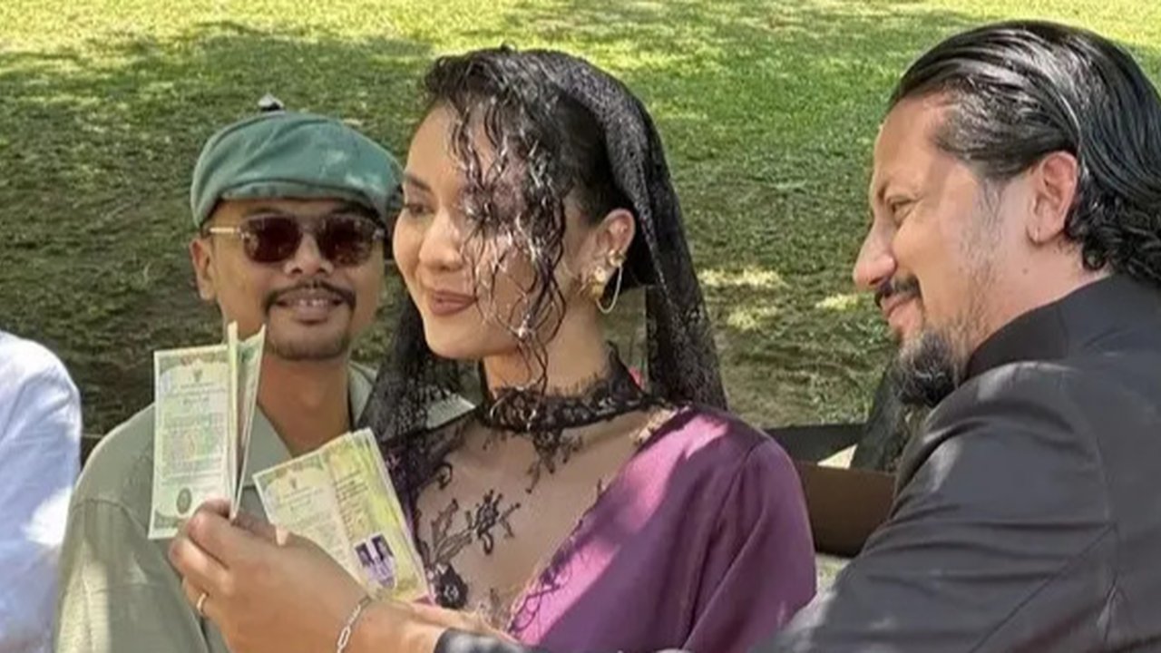 Keenan Pearce resmi meminang Tasha Serena sebagai istri dalam pernikahan yang sederhana [@weddingbynik]