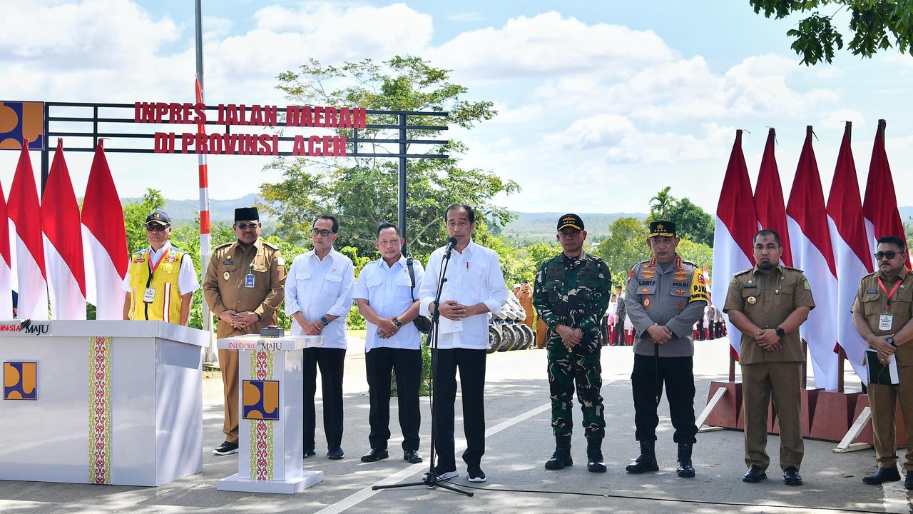 Presiden Jokowi Resmikan 24 Ruas Jalan di Provinsi Aceh: Genjot Konektivitas dan Mobilitas