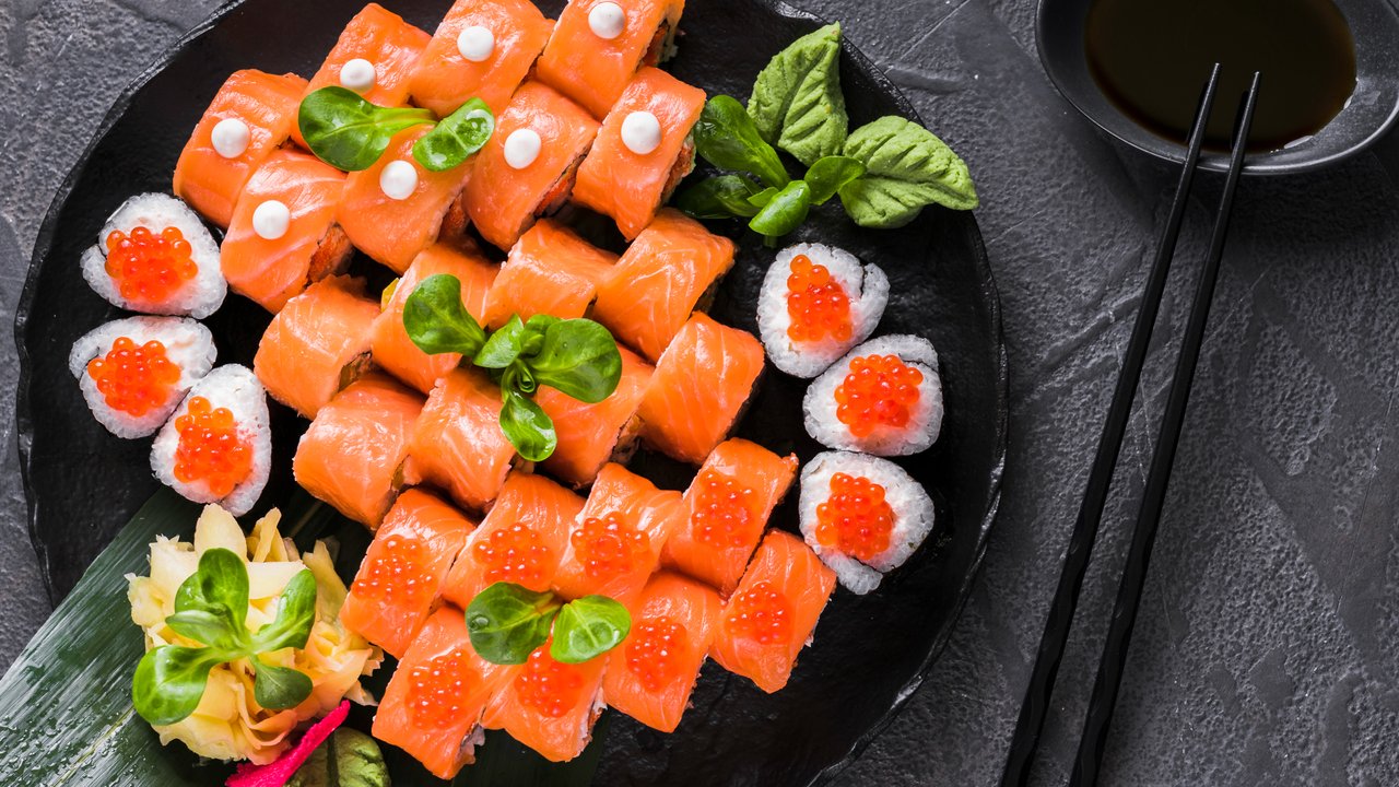 Kalori dan Nutrisi dari Sushi Salmon