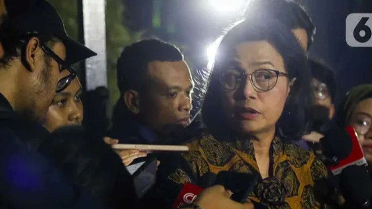 Presiden Terpilih Prabowo Subianto memanggil Menteri Koordinator Bidang Perekonomian, Airlangga Hartarto ke kediamannya. Ada peluang Airlangga kembali menempati posisi yang sama di kabinet me