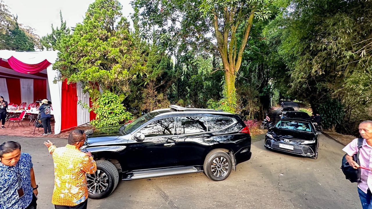 Gibran Tiba di Hambalang