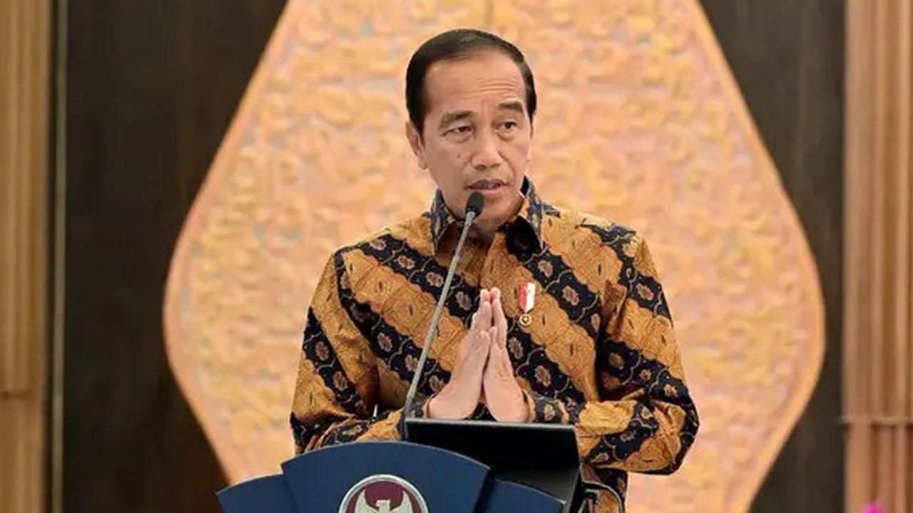 Meski belum melihat wajah cucu, Jokowi sudah telepon Kaesang Parangep menanyakan kabar. Erina Gudono sudah dijenguk Gibran Rakabuming dan istri. (Foto: Dok. Instagram @jokowi)
