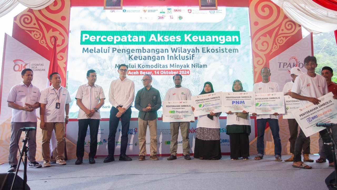 PNM Kembangkan Potensi Petani Aceh Lewat Klasterisasi Komoditas Minyak Nilam