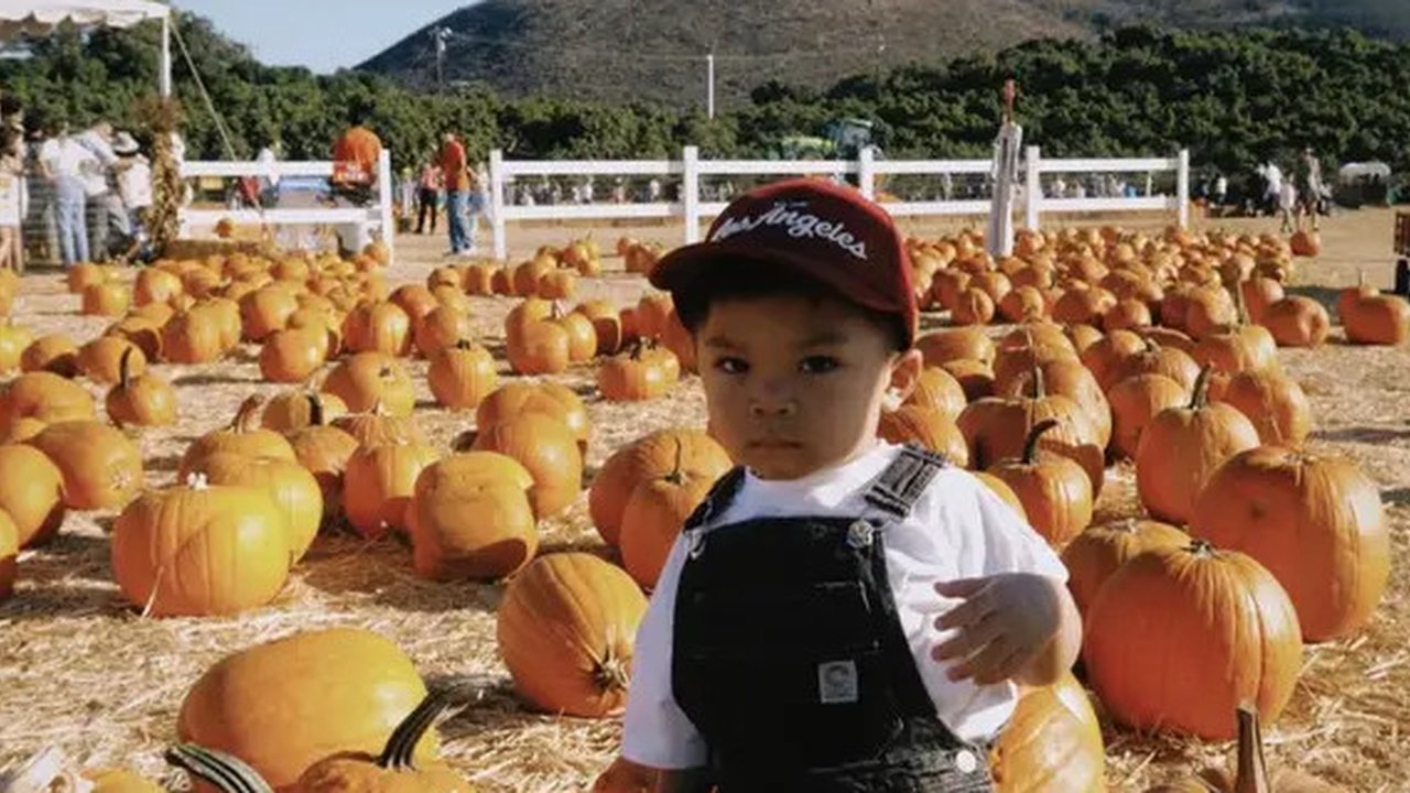 Momen Nikita Willy ajak baby Issa ke ladang labu di Amerika.(sumber: Instagram/nikitawillyofficial94)