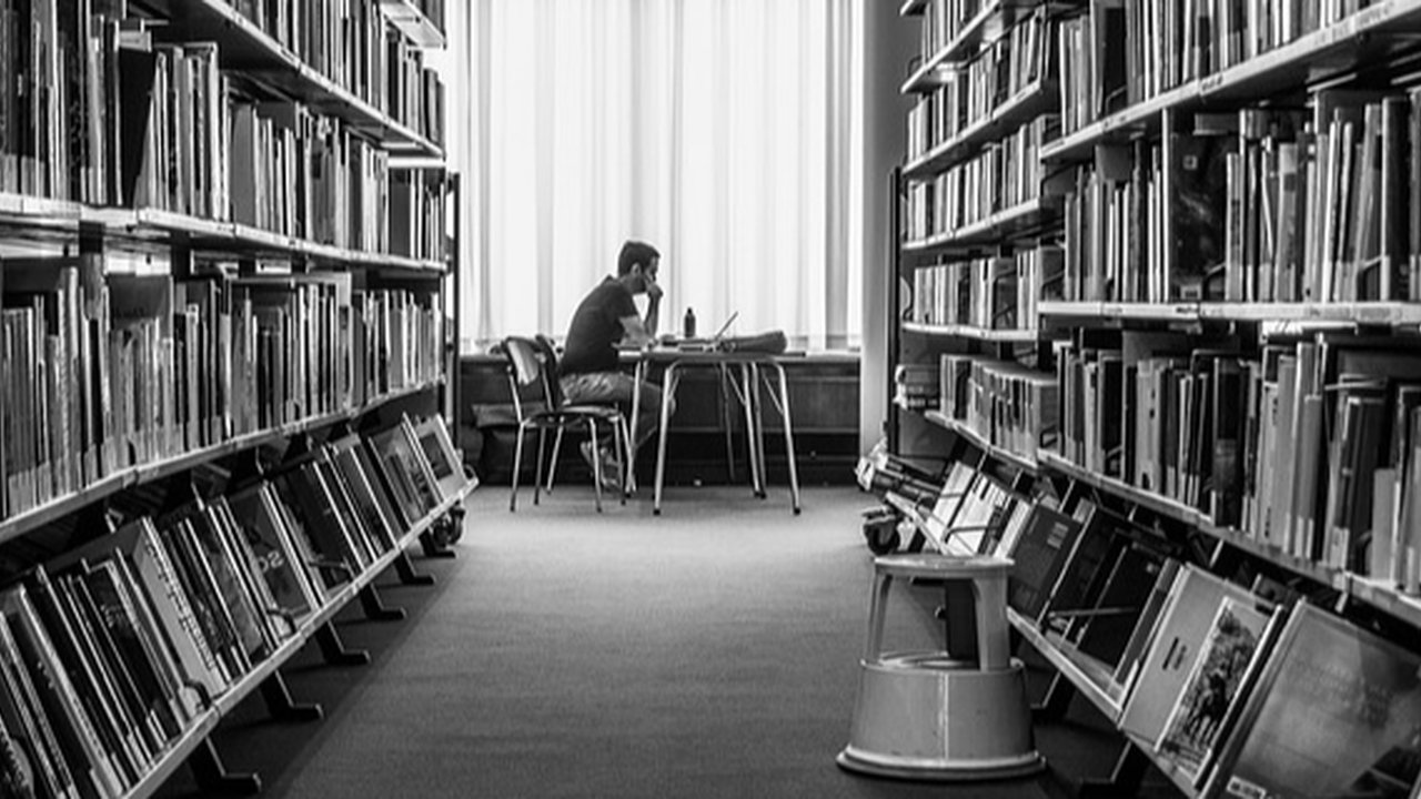 Belajar di Perpustakaan