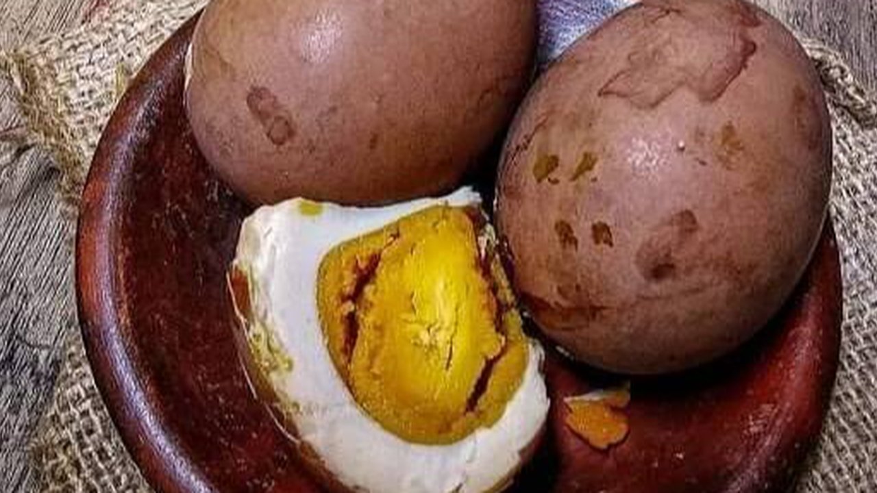 Telur asin rempah khas Indramayu