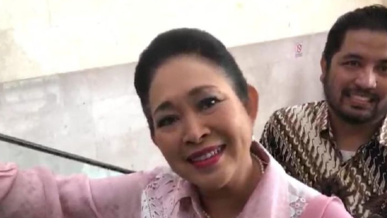Titiek Soeharto gelar syukuran bersama keluarga dan sahabat usai pelantikan DPR RI. (sumber: Instagram/titieksoeharto)