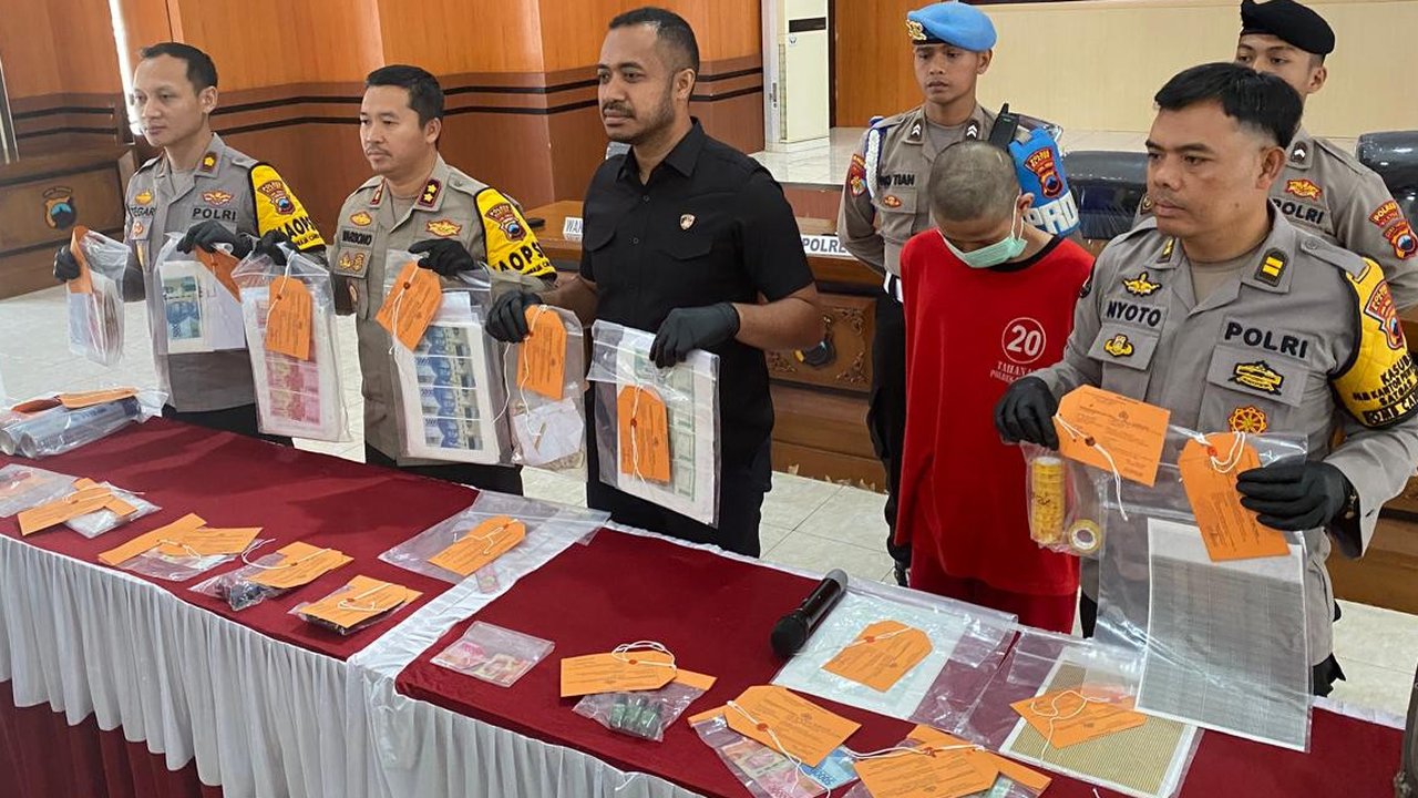Remaja Asal Cibinong Bogor Bikin Uang Palsu, Ditangkap di Klaten saat Bayar Makan Ayam Penyet