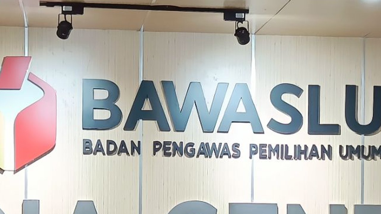 Caleg NasDem Dilaporkan ke Bawaslu Gara-Gara Spanduk Depan Lokasi Pencoblosan di Malaysia