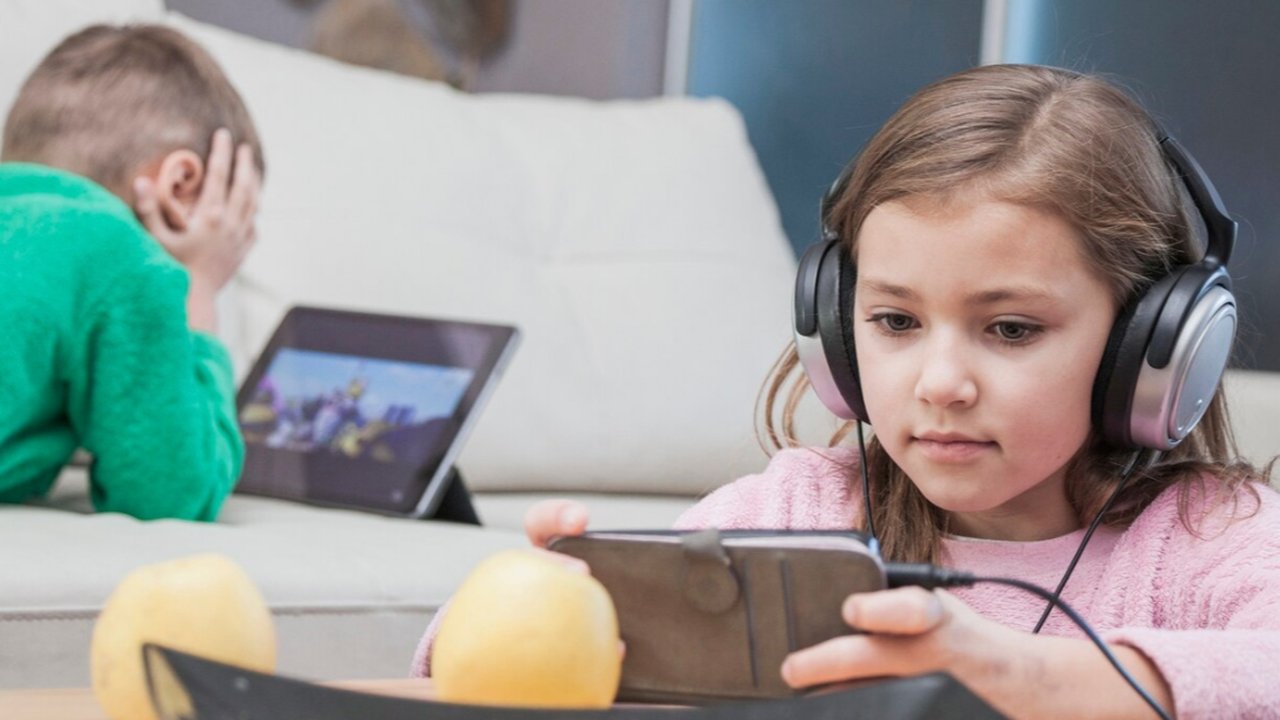Batasan Layar: Membangun Rutinitas Sehat untuk Anak di Era Digital