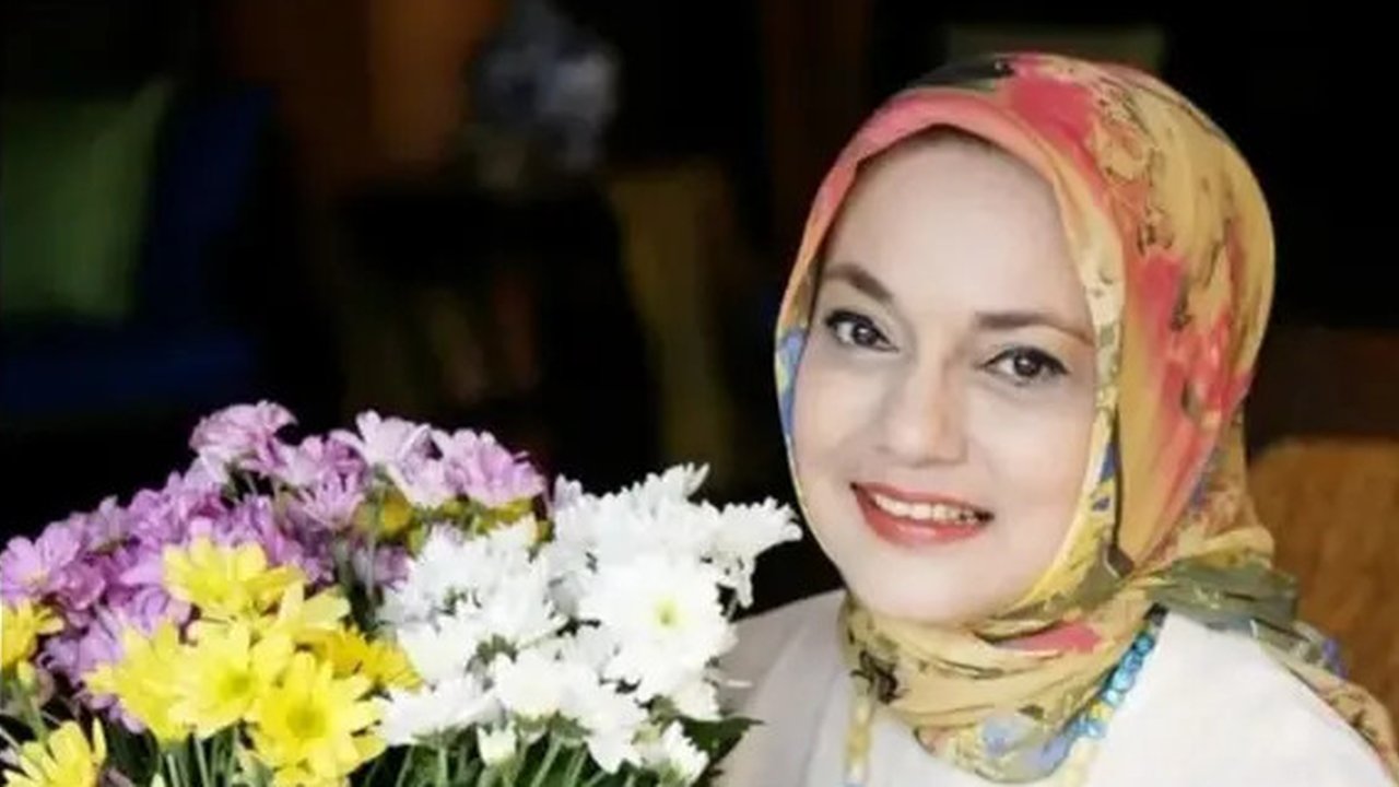 Artis Marissa Haque meninggal dunia pada 2 Oktober 2024 sekitar jam 2 dini hari. Kabar ini disampaikan kedua putrinya, Chiki Fawzi dan Bella Fawzi. (Foto: Dok. Instagram @marissahaque)