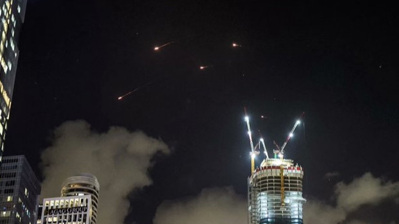 Rudal Iran serang Israel.