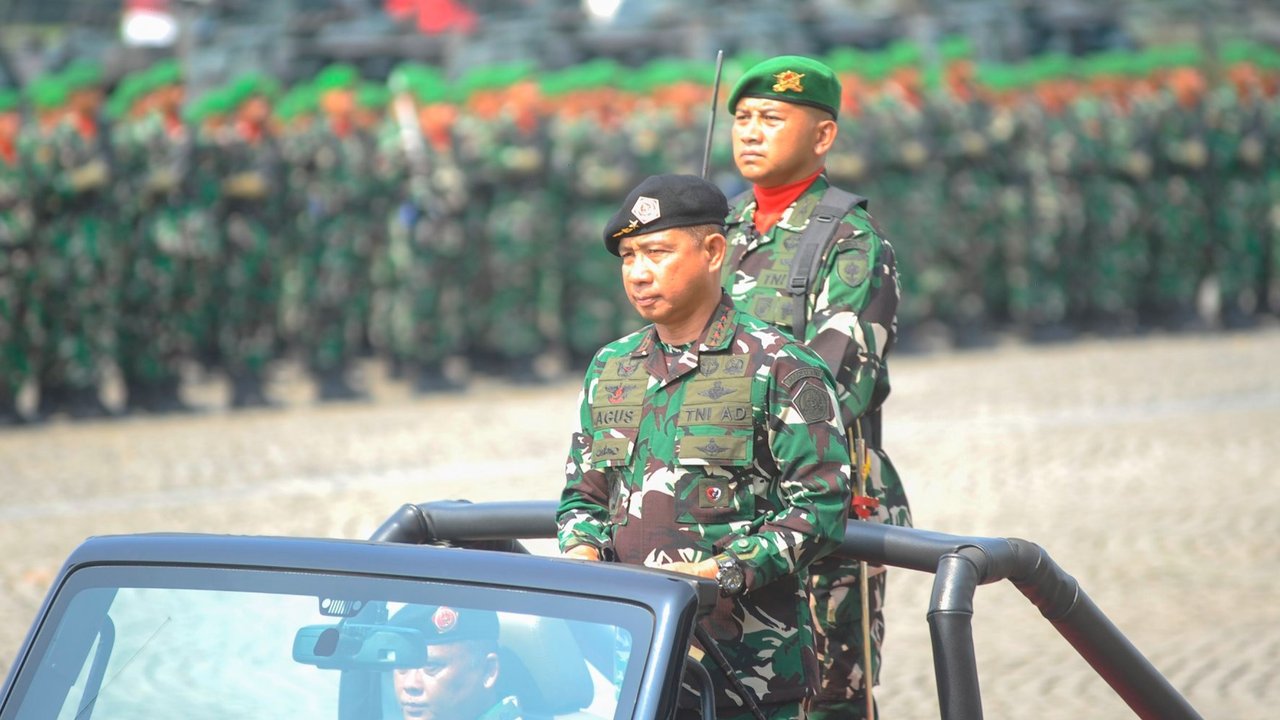 Panglima TNI Jenderal TNI Agus Subiyanto meresmikan Batalyon Penyangga Daerah Rawan di lapangan silang Monas, Jakarta, Rabu (2/10/2024).