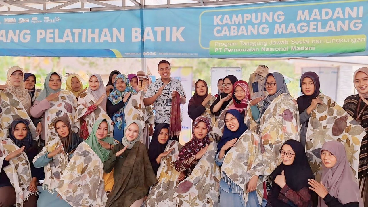 PNM Berdayakan Pengrajin Batik Lewat Teknik Ecoprint di Kampung Madani