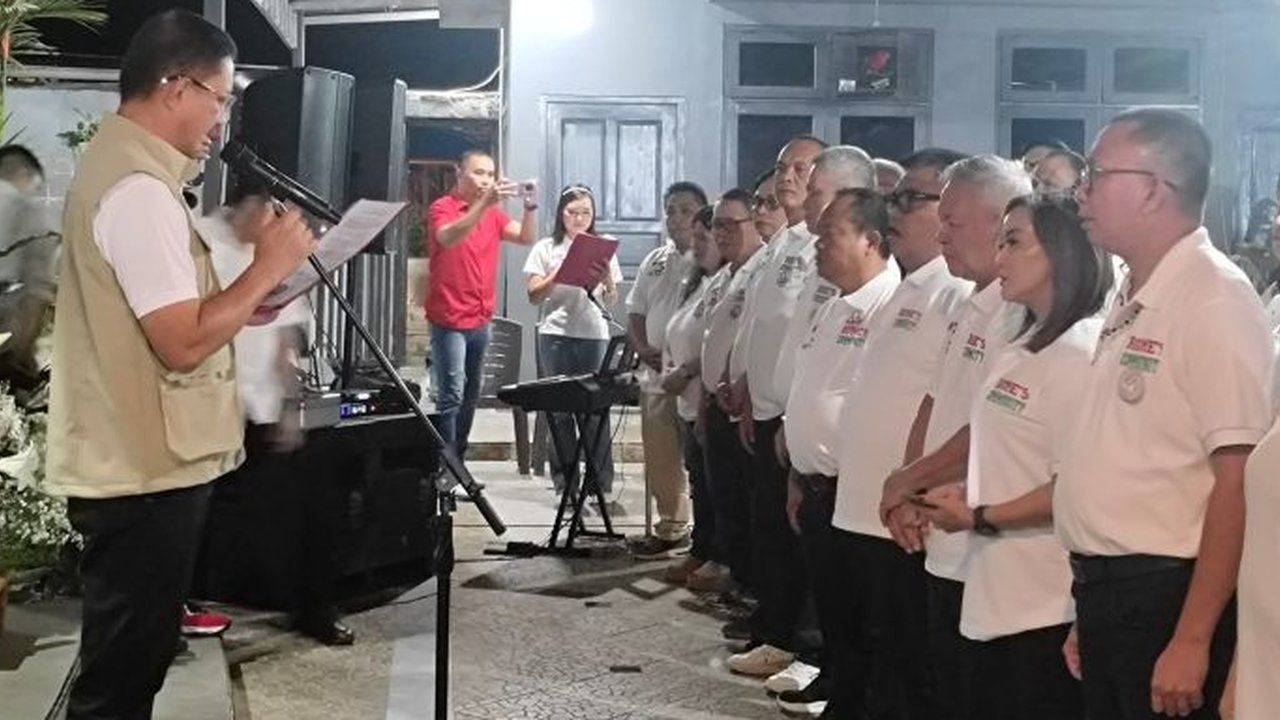 Cawagub Denny Tuejeh Lantik Relawan Rome's Community untuk Kemenangan Paslon SK-ADT