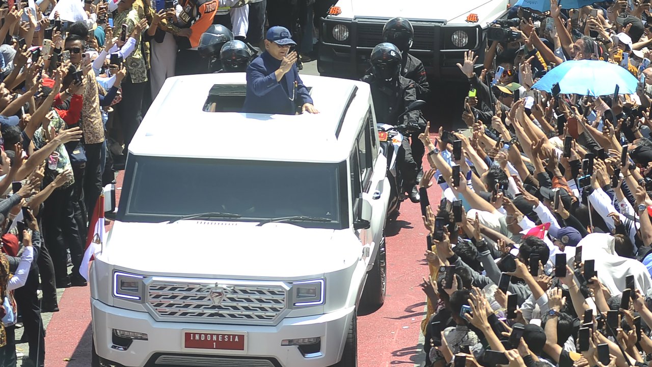 Presiden Prabowo sapa warga di Bundaran HI